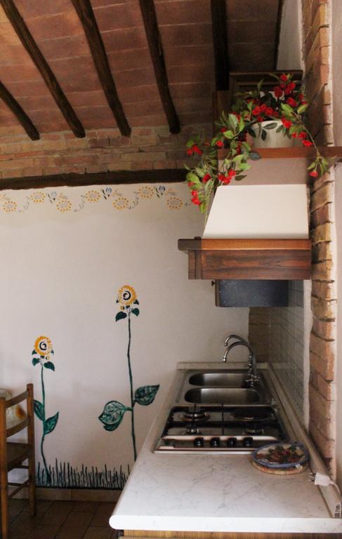 Agriturismo La Grotta Di Montecchino 시에나 외부 사진