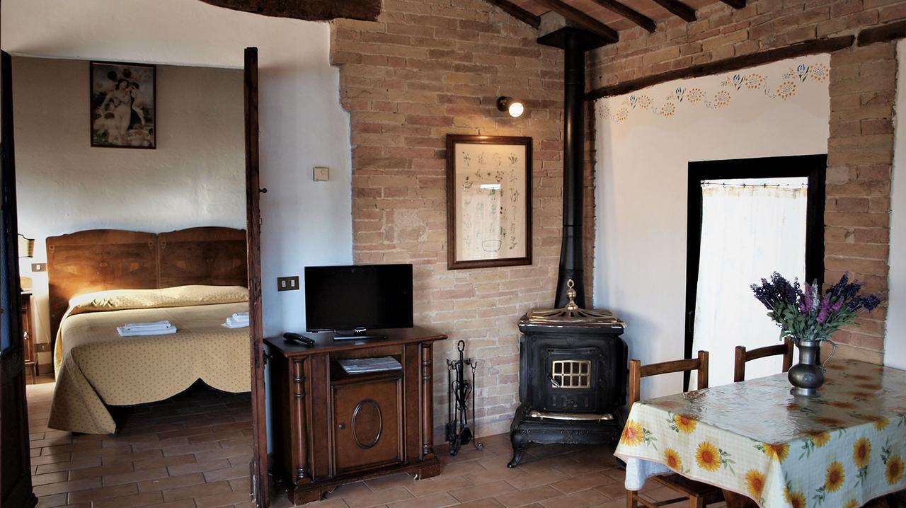 Agriturismo La Grotta Di Montecchino 시에나 외부 사진