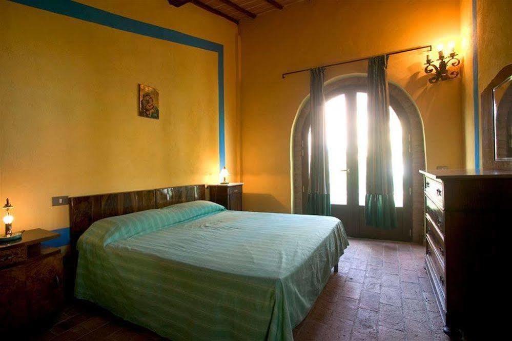 Agriturismo La Grotta Di Montecchino 시에나 외부 사진